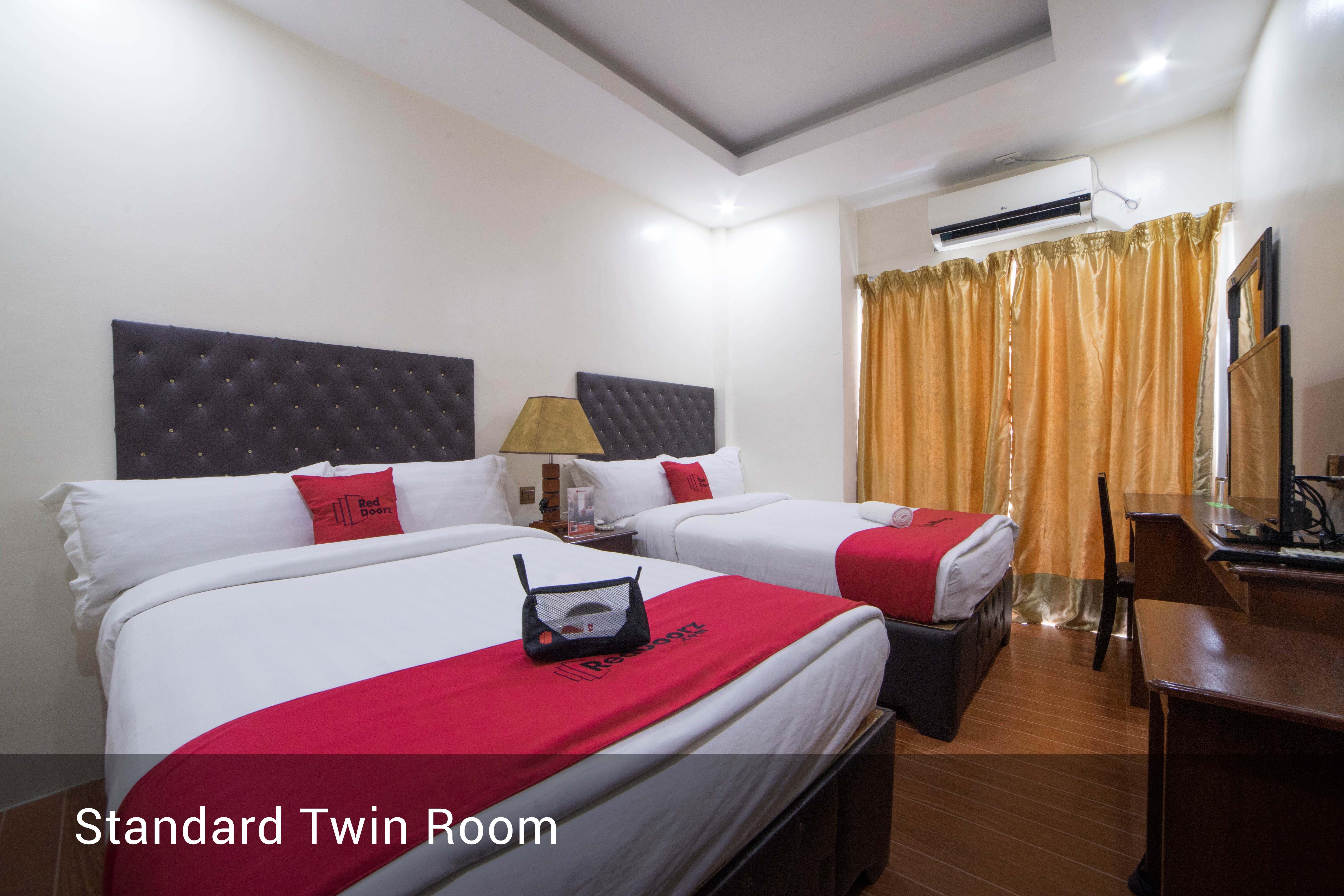 Reddoorz Plus @ Balibago Angeles City Exterior photo