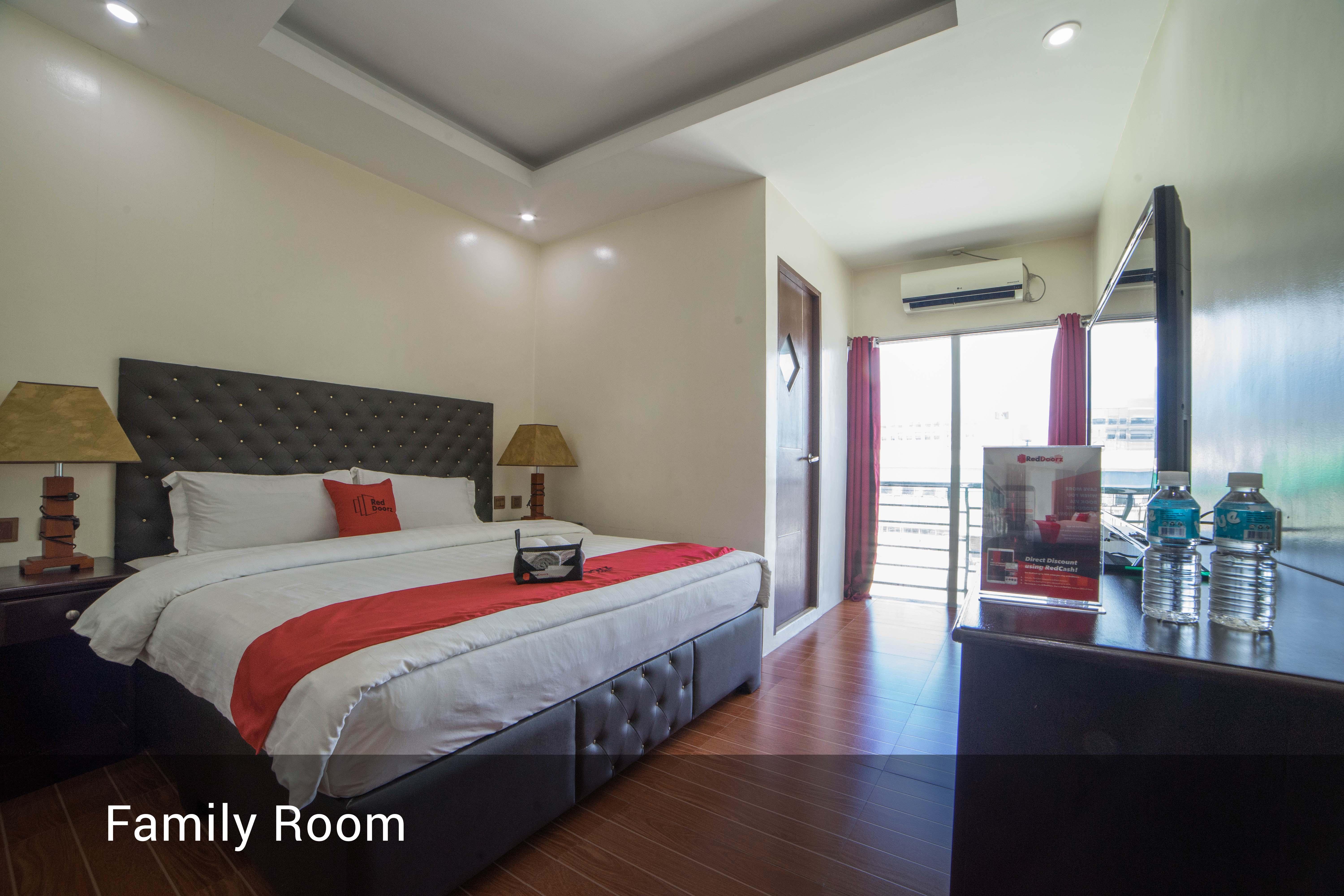 Reddoorz Plus @ Balibago Angeles City Exterior photo