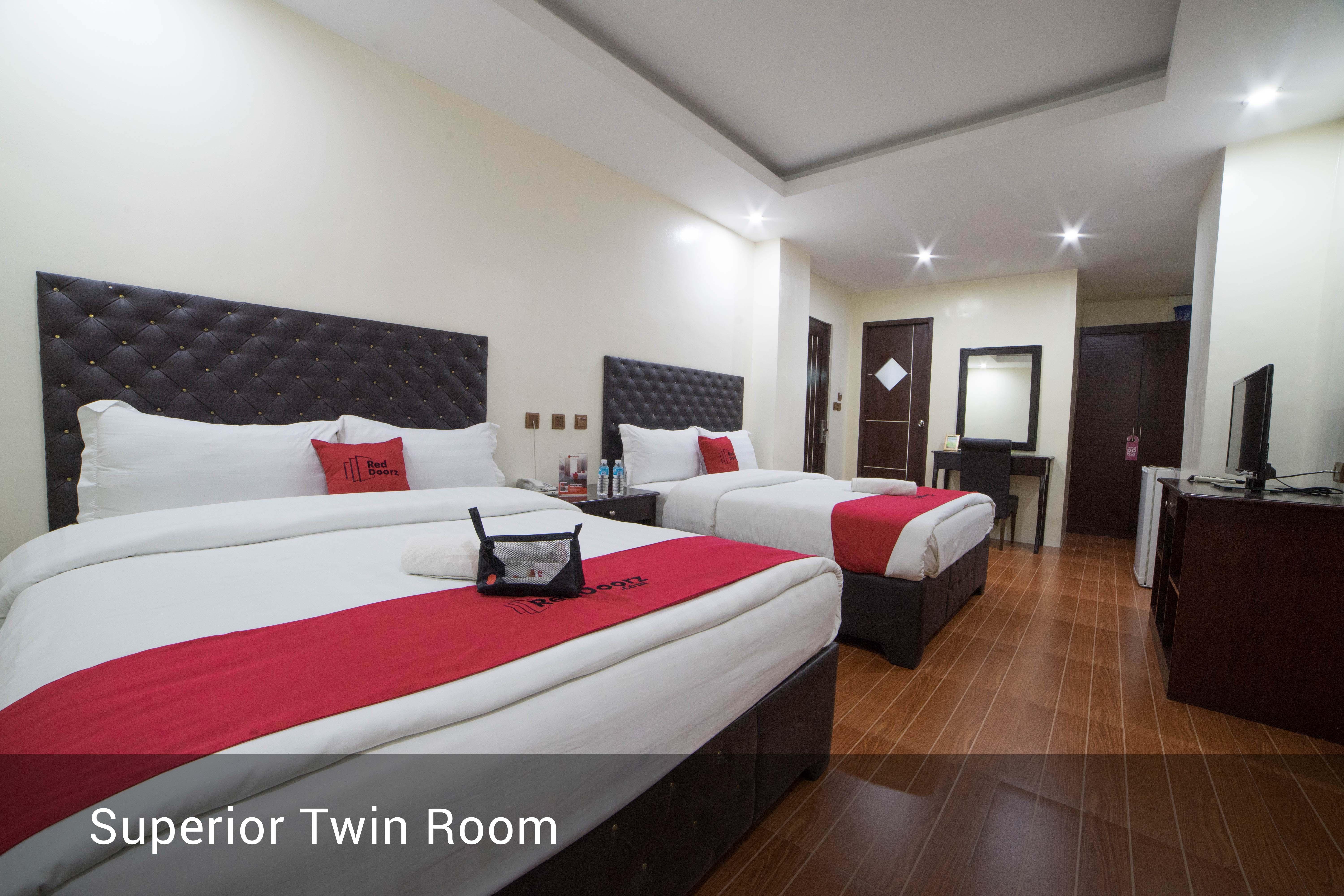 Reddoorz Plus @ Balibago Angeles City Exterior photo
